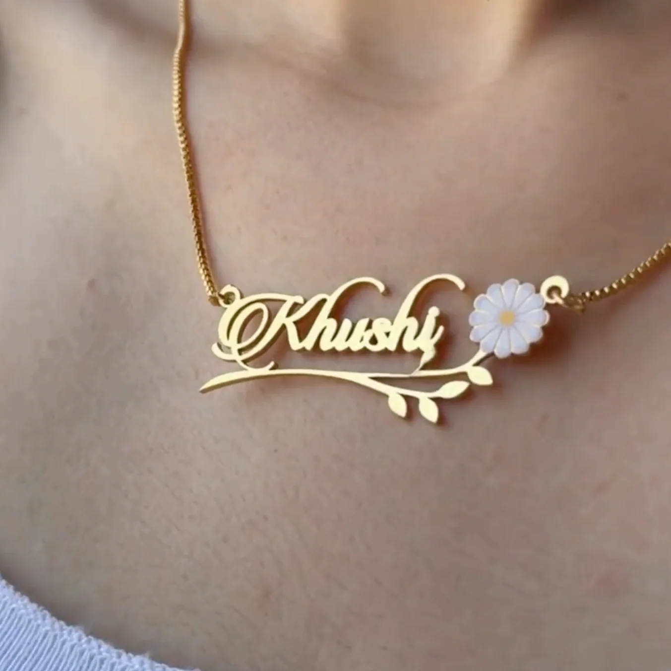 Single Name Necklace